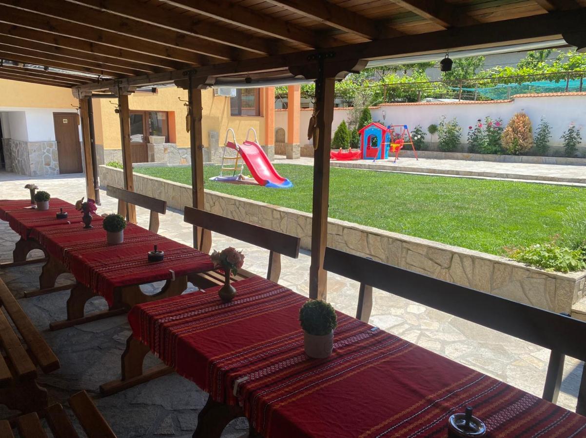 Chilingirovata Kashta Hotel Pavel Banja Kültér fotó