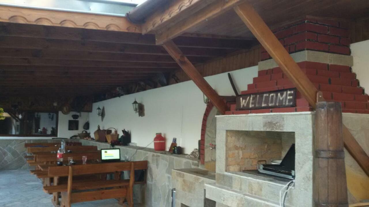 Chilingirovata Kashta Hotel Pavel Banja Kültér fotó