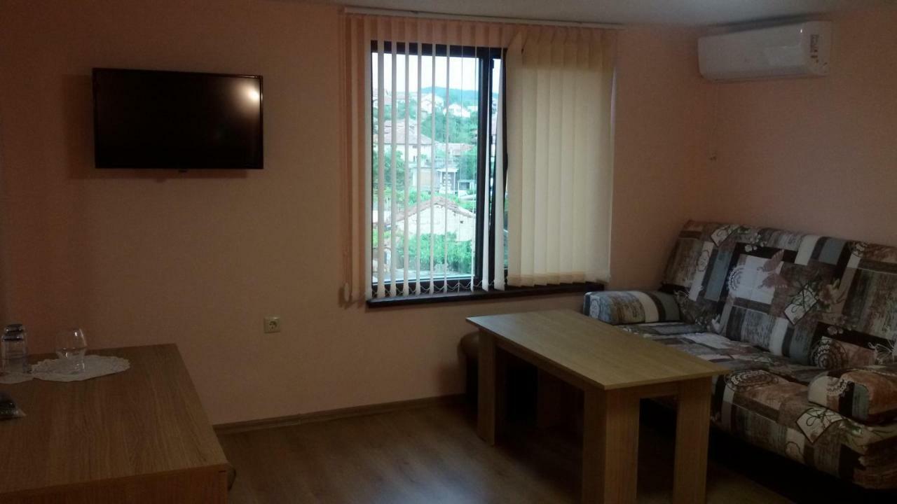 Chilingirovata Kashta Hotel Pavel Banja Kültér fotó