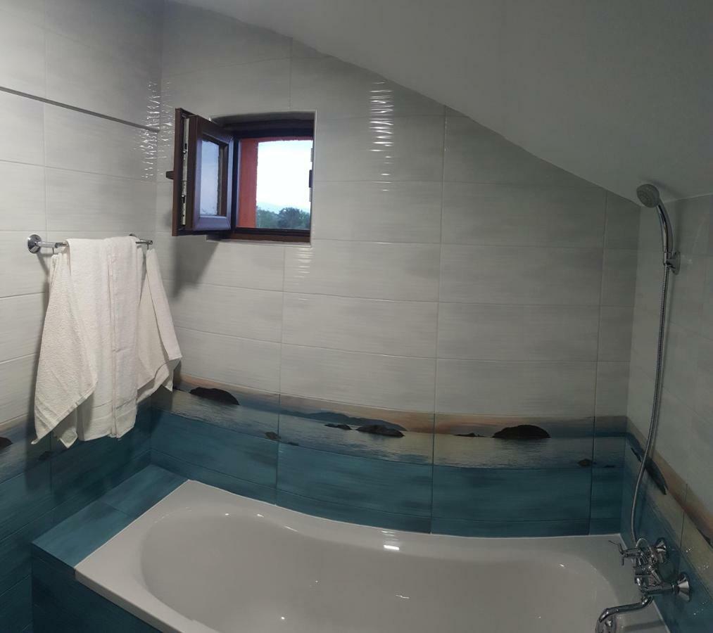 Chilingirovata Kashta Hotel Pavel Banja Kültér fotó