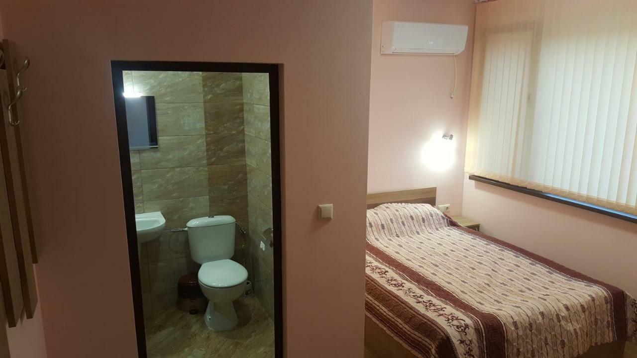 Chilingirovata Kashta Hotel Pavel Banja Kültér fotó